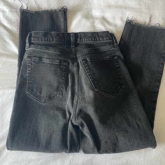 The Ankle Straight High Waisted Jeans - Abercrombie & Fitch - Picture 3 of 4